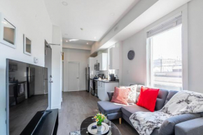 Spacious 2BR Unit in Great neighborhood